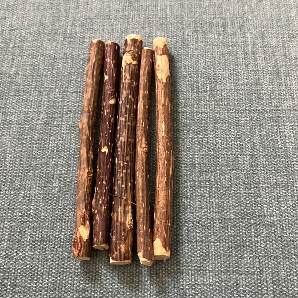 5 Gently Used Cat Silvervine Chew Sticks